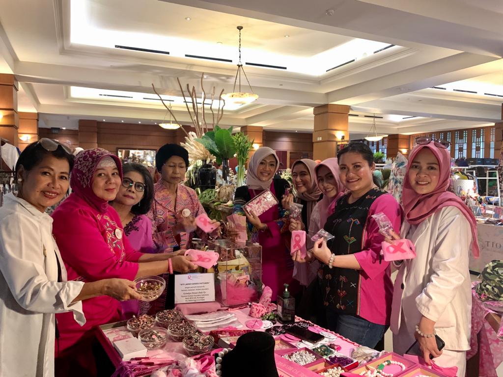 Pitapink Bazaar di SMA 4 Jakarta