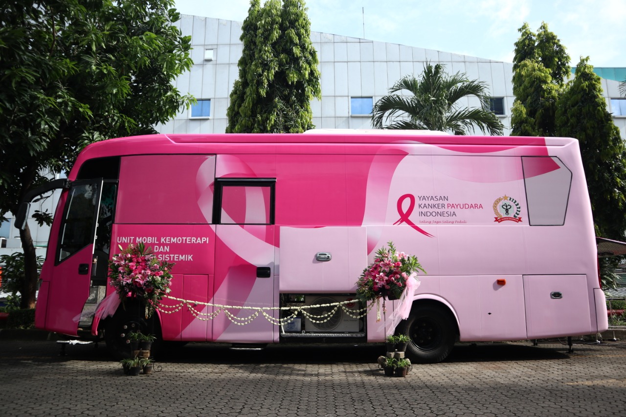 Peluncuran dan penyerahan pengelolaan Mobil Kemoterapi dan Terapi Sistemik dari YKPI untuk RS Kanker Dharmais