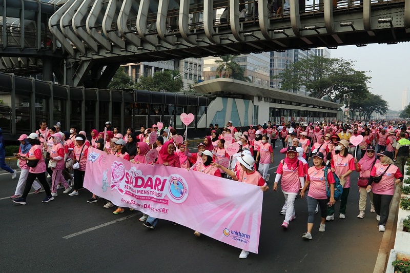 Peringati Bulan Peduli Kanker Payudara, Ratusan Survivor Kanker Payudara Ikut Fun Walk