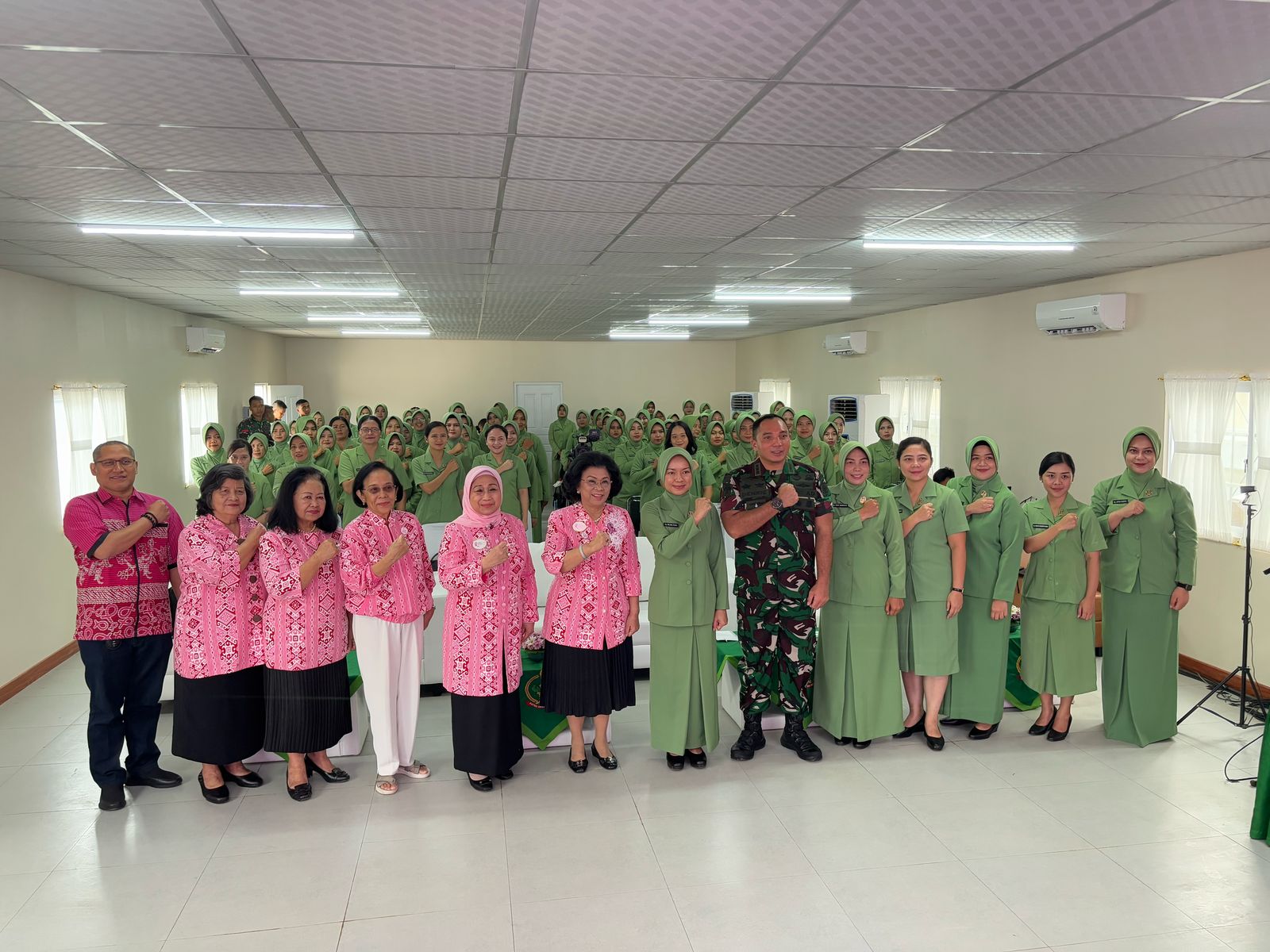Persit Kartika Chandra Kirana Cabang X Brigif 17 Lakukan Sosialisasi Deteksi Dini Kanker Payudara bersama YKPI