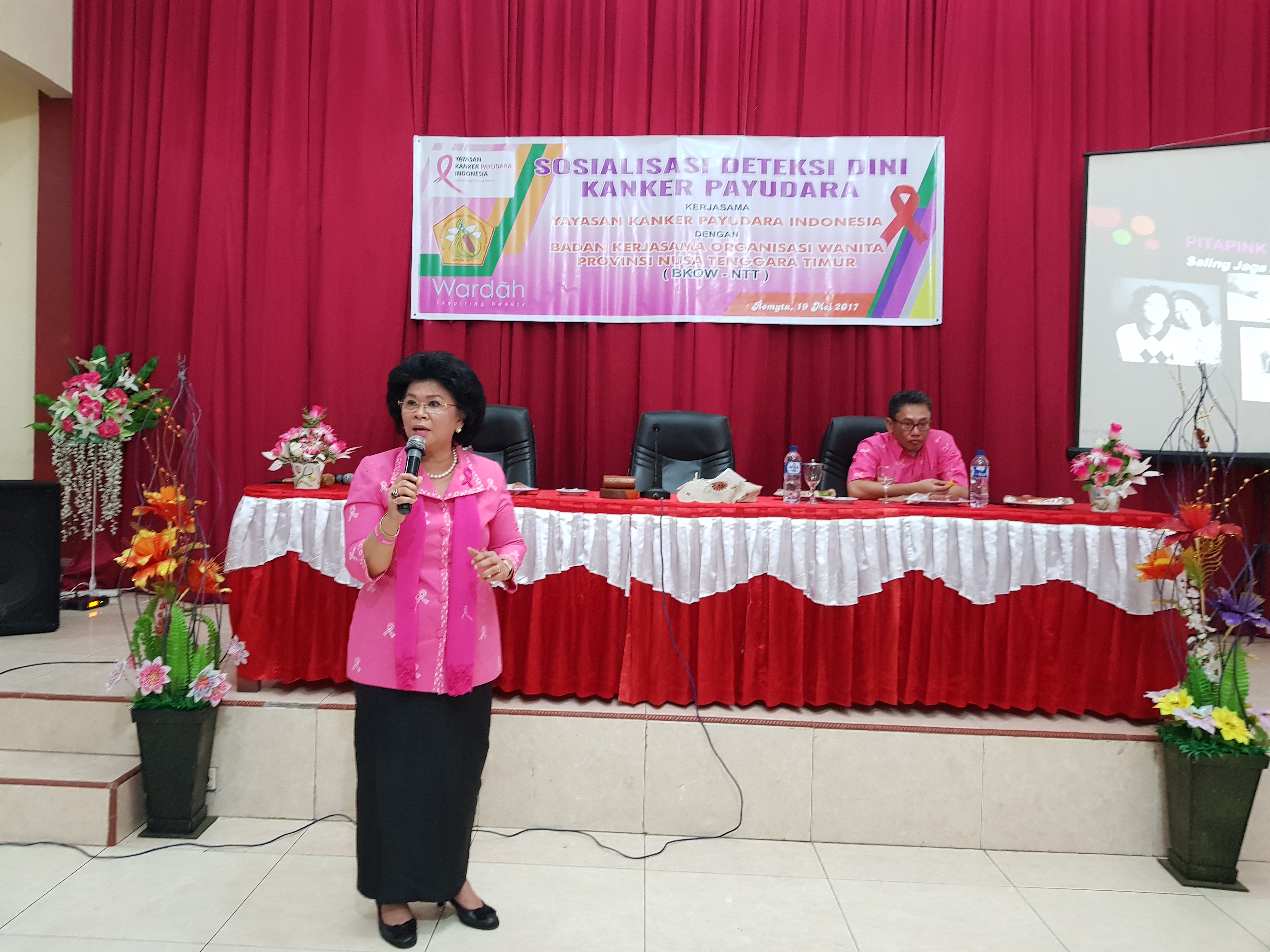 sosialisasi Deteksi Dini Kanker Payudara kerjasama dengan Badan Kerjasama Organisasi Wanita ( BKOW ) NTT tanggal 19 mei 2017