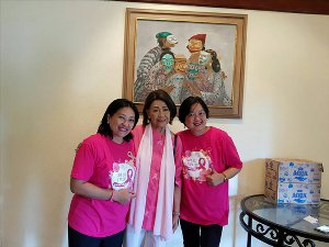 8 Oktober 2017, Rima Melati bersama pengurus YKPI melakukan kegiatan sosialisasi dan donasi di Shangrila Hotel -Jakarta, dalam rangka Bulan Peduli Kanker Payudara.
