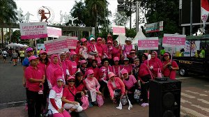 Dalam rangka Bulan Oktober sebagai Bulan Peduli Kanker Payudara, YKPI melaksanakan Jalan Santai Bersama, pada hari Minggu, 15 Oktober 2017, Start di depan Mall FX Senayan, yang diikuti oleh para pengurus YKPI, PPSW, Relawan YKPI dan para partisipan yang p