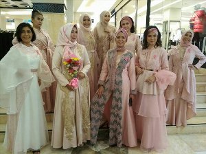 PitaPink Survivors and Warriors (PPSW) bersama pengurus YKPI hari ini, 21 Oktober 2017, melakukan Fashion Show dalam acara 