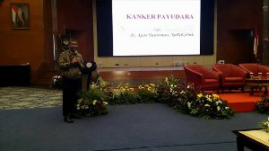 12 Desember 2017 Dalam rangka Dirgahayu Dharma Wanita Persatuan, YKPI melakukan Sosialisasi deteksi dini kanker payudara di Kementerian Pariwisata, dengan narasumber dr Agus Sutarman,Sp.B(K)Onk.