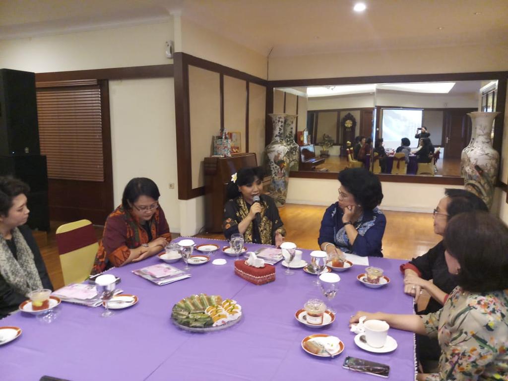 Kunjungan Anne Avantie ke YKPI sekaligus memberikan donasi Rp100 Juta