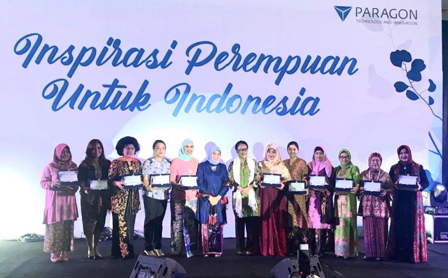Ketua sekaligus Pendiri YKPI Linda Agum Gumelar memperoleh penghargaan dari Wardah